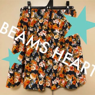 ビームス(BEAMS)の【レトロ柄】BEAMS HEART ビームスハート　花柄　膝上丈スカート(ミニスカート)