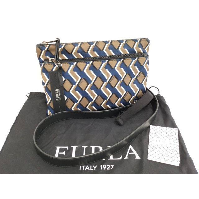 Furla(フルラ)のFURLA テクニカル クロスボディ バッグ ショルダー 斜めがけ 肩がけ レディースのバッグ(ショルダーバッグ)の商品写真