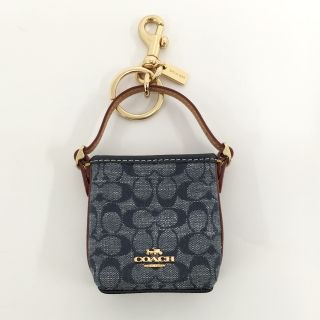 コーチ(COACH)のCOACH ミニ ヴァル ダッフル バッグ チャーム シグネチャー シャンブレー(チャーム)