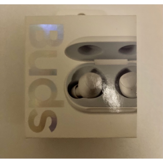 Galaxy(ギャラクシー)のSAMSUNG 完全ワイヤレスイヤホン GALAXY BUDS WHITE スマホ/家電/カメラのオーディオ機器(ヘッドフォン/イヤフォン)の商品写真