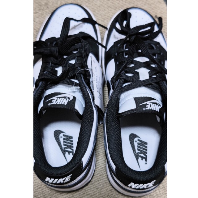 NIKE(ナイキ)のWMNS Dunk Low / White/Black / NIKE レディースの靴/シューズ(スニーカー)の商品写真