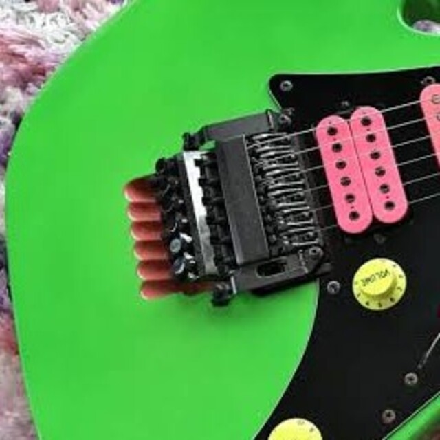 Ibanez(アイバニーズ)の【レア】【ジャンク】Ibanez jem777 グリーン 世界777台限定 楽器のギター(エレキギター)の商品写真