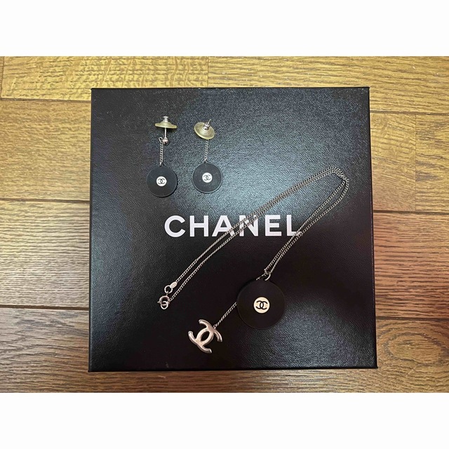 〓レア CHANEL シャネル 音楽 レコード ネックレスとピアスセット〓レディース