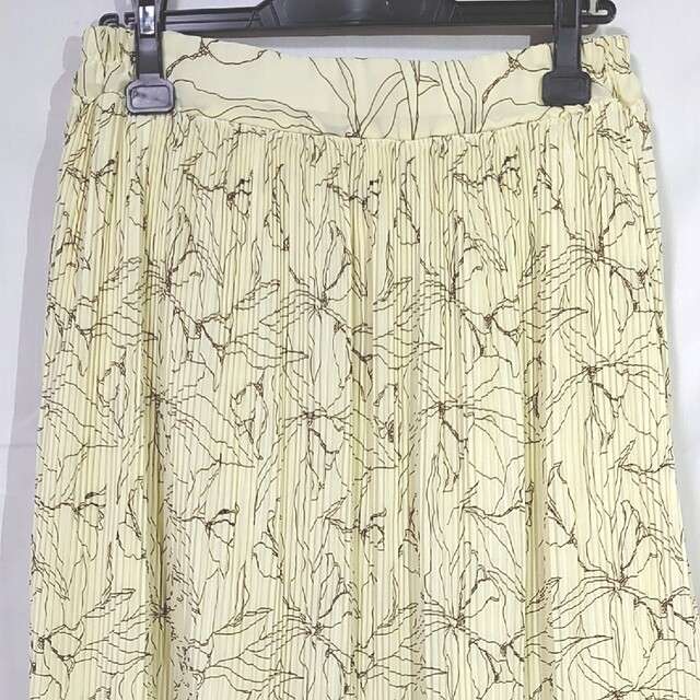 しまむら(シマムラ)の新品 未使用 しまむら 星玲奈 HRハナプリーツSK86 濃白 L レディースのスカート(ロングスカート)の商品写真