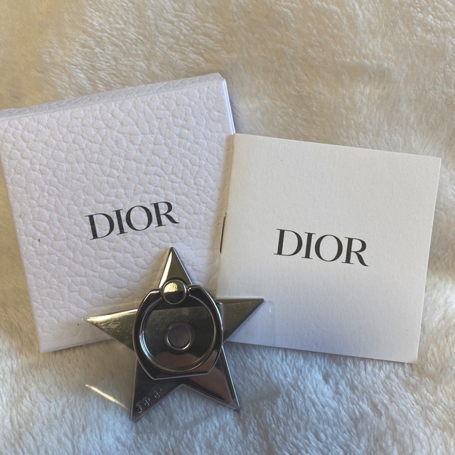 Christian Dior(クリスチャンディオール)のディオール　スマホリング　シルバー スマホ/家電/カメラのスマホアクセサリー(その他)の商品写真