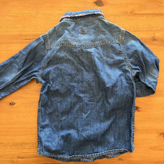 ZARA KIDS(ザラキッズ)のキッズデニムシャツ   キッズ/ベビー/マタニティのキッズ服男の子用(90cm~)(ブラウス)の商品写真