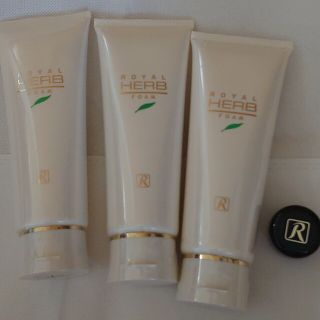 ロイヤル 洗顔料の通販 100点以上 | roialのコスメ/美容を買うならラクマ