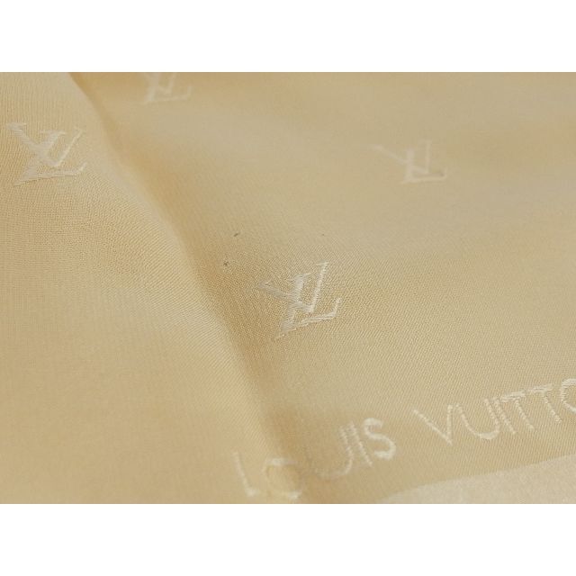 LOUIS VUITTON(ルイヴィトン)の美品★LOUIS VUITTON LVロゴ イエロー シルク スカーフ レディースのファッション小物(バンダナ/スカーフ)の商品写真