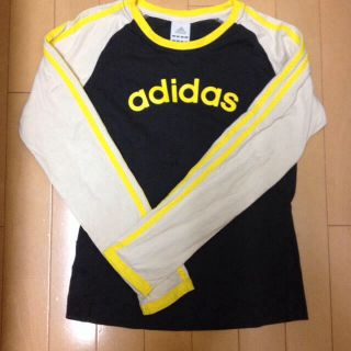 アディダス(adidas)のadidasの長袖Tシャツ(Tシャツ(長袖/七分))