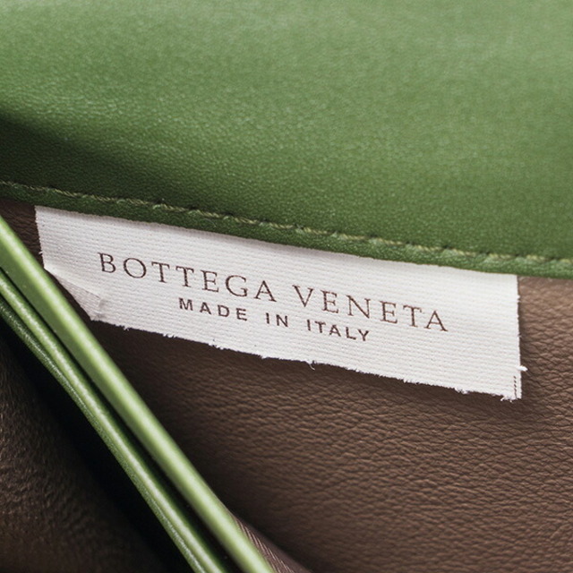 Bottega Veneta(ボッテガヴェネタ)の新品 ボッテガヴェネタ BOTTEGA VENETA 長財布 ジップアラウンドウォレット グリーン メンズのファッション小物(長財布)の商品写真