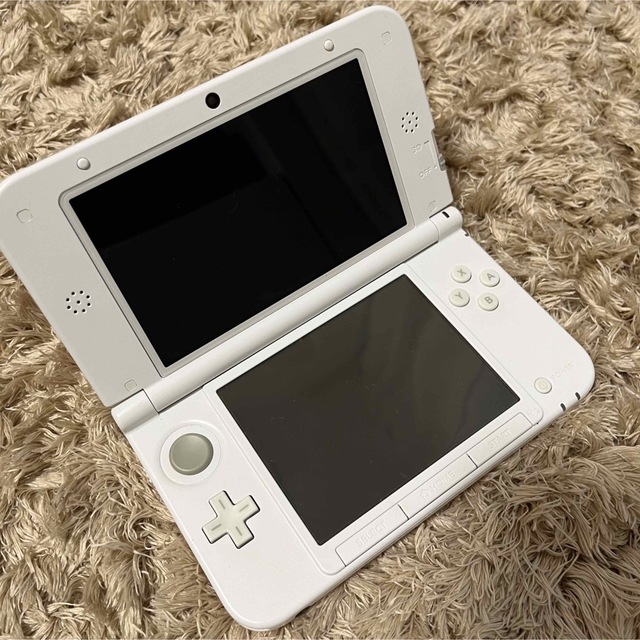 ニンテンドー3DS(ニンテンドー3DS)のニンテンドー3DS LL ピンク×ホワイト エンタメ/ホビーのゲームソフト/ゲーム機本体(携帯用ゲーム機本体)の商品写真