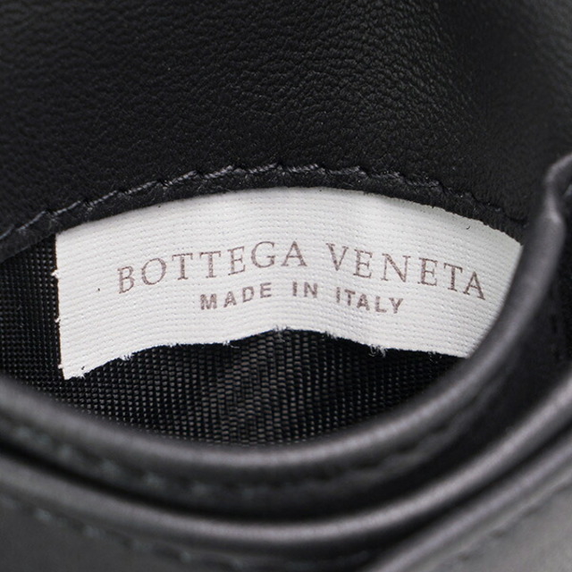 Bottega Veneta(ボッテガヴェネタ)の新品 ボッテガヴェネタ BOTTEGA VENETA 2つ折り財布 バイフォールドウォレット ネロ メンズのファッション小物(折り財布)の商品写真