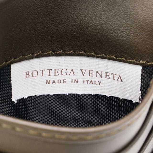 Bottega Veneta(ボッテガヴェネタ)の新品 ボッテガヴェネタ BOTTEGA VENETA 2つ折り財布 バイフォールドウォレット カーキ メンズのファッション小物(折り財布)の商品写真