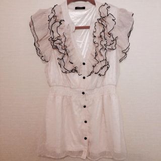 EMODA(フリル ・ シャツ/ブラウス(半袖/袖なし))のフリマ EMODA(フリル ・ シャツ/ブラウス(半袖/袖なし))のフリマ