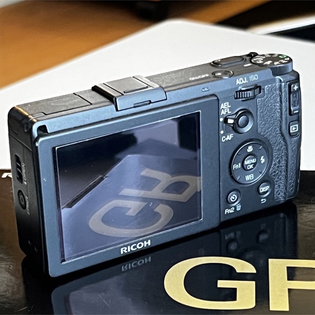 ☆美品☆RICOH GR(APS-C初代)予備バッテリー、純正ケース付 | www