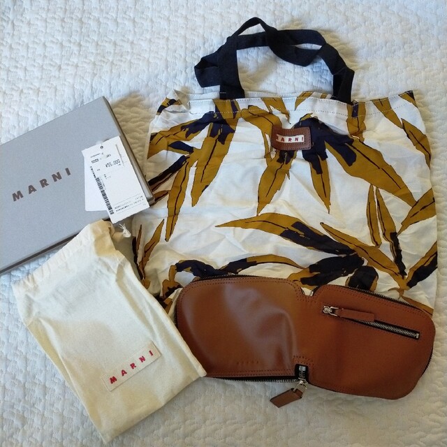 お得商品 MARNI マルニ 折りたたみバッグ エコバッグ 未使用
