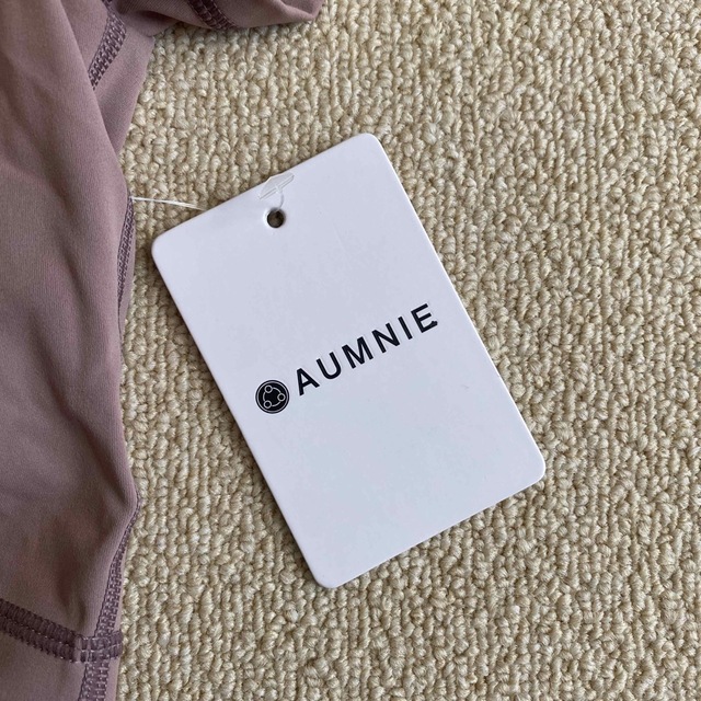 AUMNIE(アムニー)のAUMNIEトップス スポーツ/アウトドアのトレーニング/エクササイズ(ヨガ)の商品写真