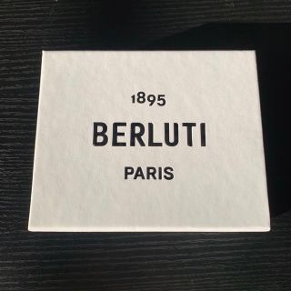 BERLUTI(ショップ袋)のフリマアイテム一覧 BERLUTI(ショップ袋)のフリマアイテム一覧