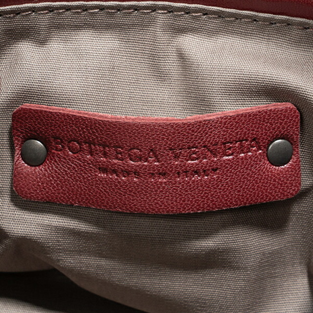 Bottega Veneta(ボッテガヴェネタ)の新品 ボッテガヴェネタ BOTTEGA VENETA ショルダーバッグ ボルドー メンズのバッグ(ショルダーバッグ)の商品写真