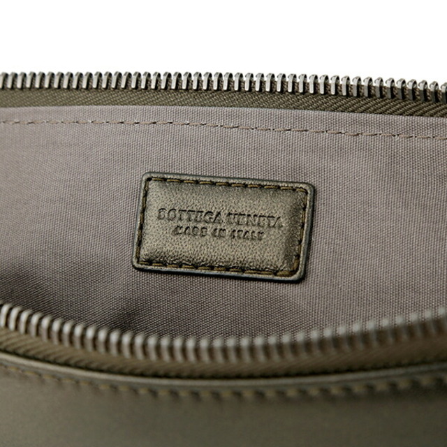 Bottega Veneta(ボッテガヴェネタ)の新品 ボッテガヴェネタ BOTTEGA VENETA クラッチバッグ ストラップ オリーブグリーン メンズのバッグ(セカンドバッグ/クラッチバッグ)の商品写真