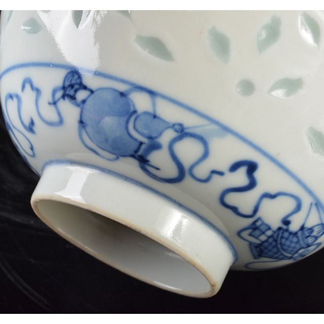 中国 大清康煕年製 青花蓮花文 透蛍手蓋茶碗 M R5197の通販 by 中国 大清康煕年製 青花蓮花文 透蛍手蓋茶碗 M R5197の通販 by