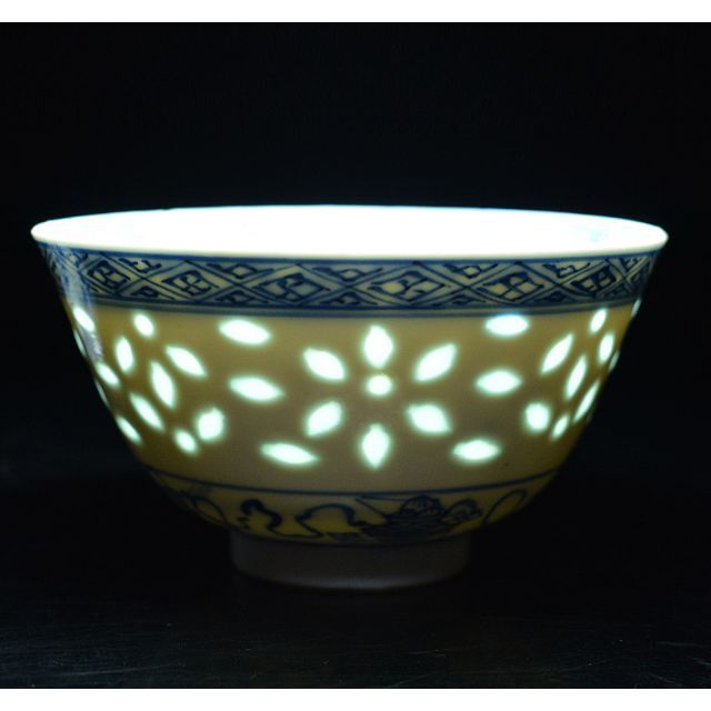 中国 大清康煕年製 青花蓮花文 透蛍手蓋茶碗 M R5197の通販 by 中国 大清康煕年製 青花蓮花文 透蛍手蓋茶碗 M R5197の通販 by