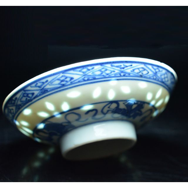 中国 大清康煕年製 青花蓮花文 透蛍手蓋茶碗 M R5197の通販 by 中国 大清康煕年製 青花蓮花文 透蛍手蓋茶碗 M R5197の通販 by