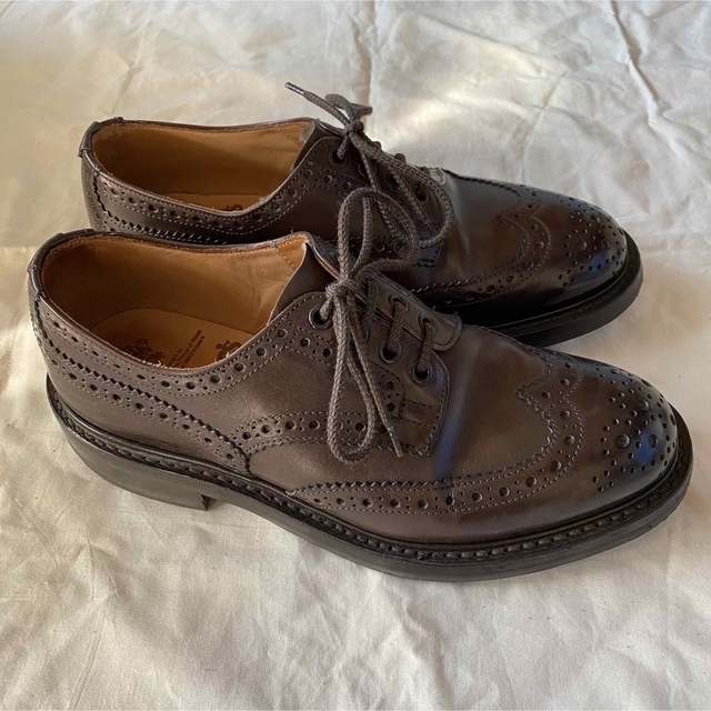 Trickers(トリッカーズ)のトリッカーズ バートン M5633 ウィングチップ 定価10万 UK6.5 メンズの靴/シューズ(ドレス/ビジネス)の商品写真