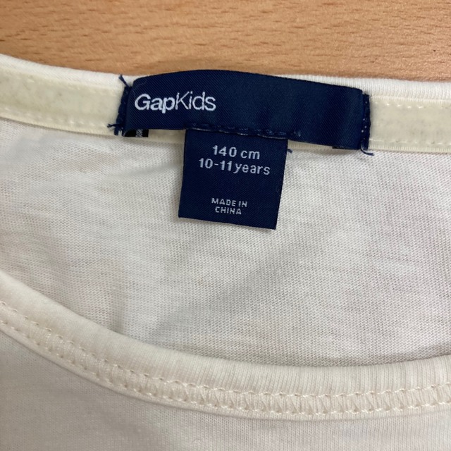 GAP Kids(ギャップキッズ)のGapKids 長袖Tシャツ　140 カットソー　女の子 キッズ/ベビー/マタニティのキッズ服女の子用(90cm~)(Tシャツ/カットソー)の商品写真