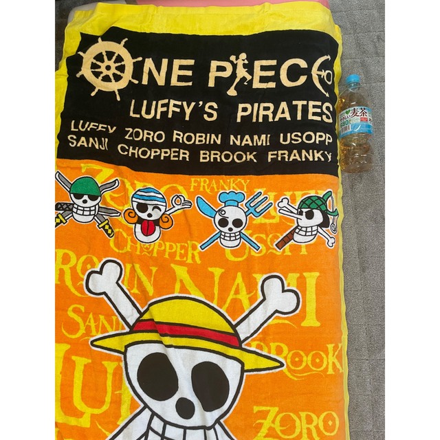 ONE PIECE(ワンピース)のワンピース　バスタオル エンタメ/ホビーのアニメグッズ(タオル)の商品写真