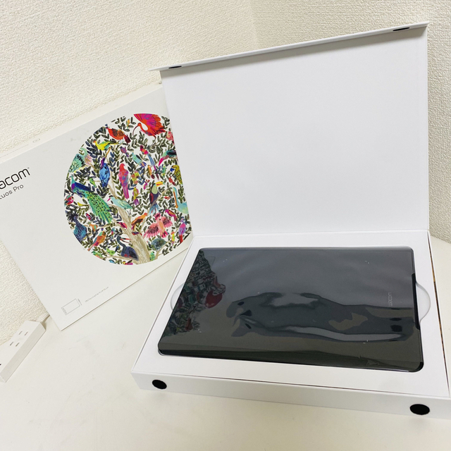 Wacom Intuos Pro Medium ペンタブレット