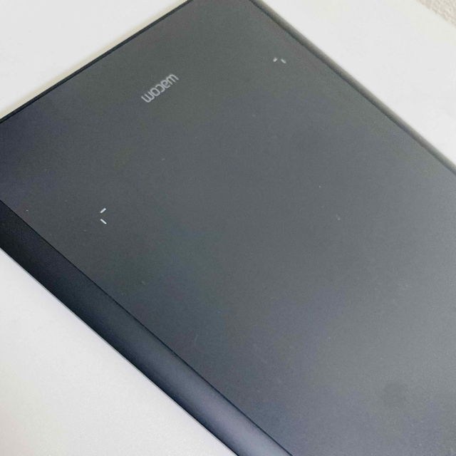 Wacom(ワコム)のWacom Intuos Pro Medium ペンタブレット スマホ/家電/カメラのPC/タブレット(PC周辺機器)の商品写真