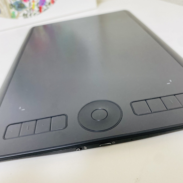 Wacom(ワコム)のWacom Intuos Pro Medium ペンタブレット スマホ/家電/カメラのPC/タブレット(PC周辺機器)の商品写真