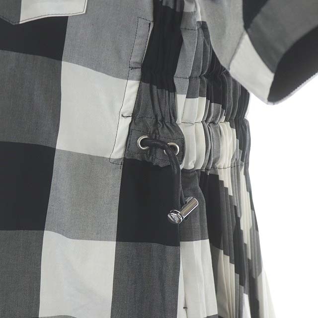 sacai(サカイ)のサカイ チェックプリーツワンピース ロング フレア 半袖 ステンカラー レディースのワンピース(ロングワンピース/マキシワンピース)の商品写真