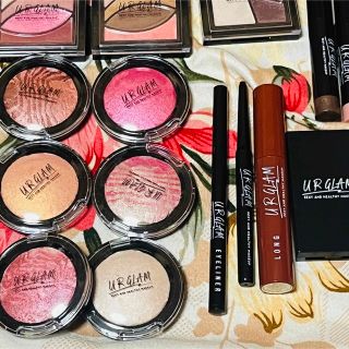 ettusais☆エテュセメイクコスメボックス☆福袋☆アイシャドウ☆URGLAM