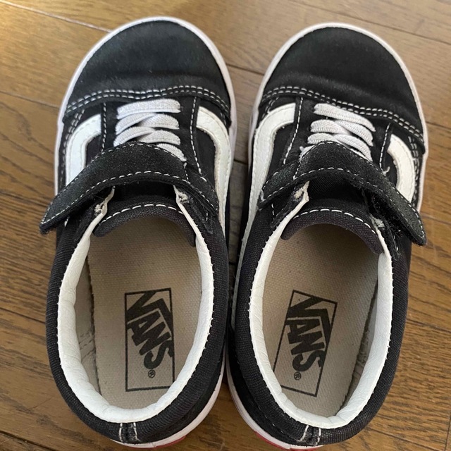 VANS(ヴァンズ)のバンズ VANS スニーカー　オールドスクール　ブラック18センチ キッズ/ベビー/マタニティのキッズ靴/シューズ(15cm~)(スニーカー)の商品写真