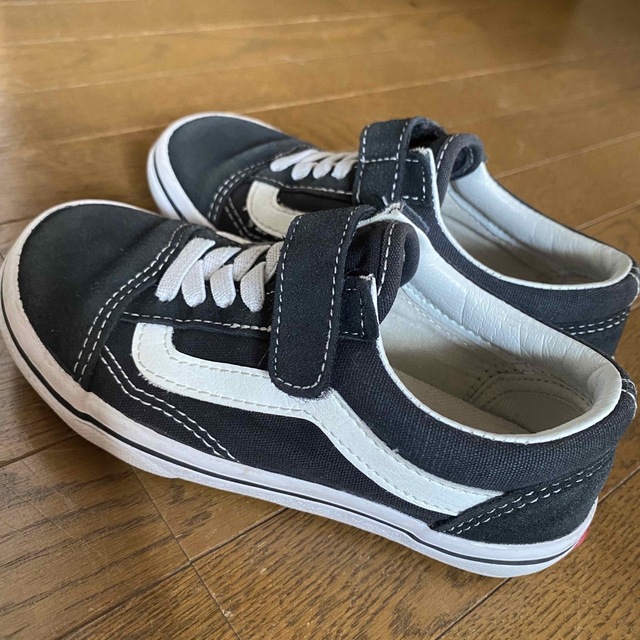 VANS(ヴァンズ)のバンズ VANS スニーカー　オールドスクール　ブラック18センチ キッズ/ベビー/マタニティのキッズ靴/シューズ(15cm~)(スニーカー)の商品写真