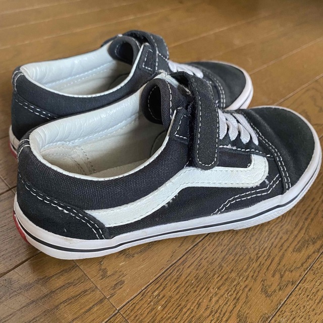 VANS(ヴァンズ)のバンズ VANS スニーカー　オールドスクール　ブラック18センチ キッズ/ベビー/マタニティのキッズ靴/シューズ(15cm~)(スニーカー)の商品写真