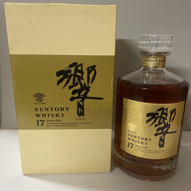 サントリー(サントリー)の未開栓サントリーウイスキー 響17年 ゴールドラベル 750ml 箱付 食品/飲料/酒の酒(ウイスキー)の商品写真