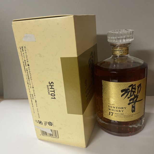 サントリー(サントリー)の未開栓サントリーウイスキー 響17年 ゴールドラベル 750ml 箱付 食品/飲料/酒の酒(ウイスキー)の商品写真