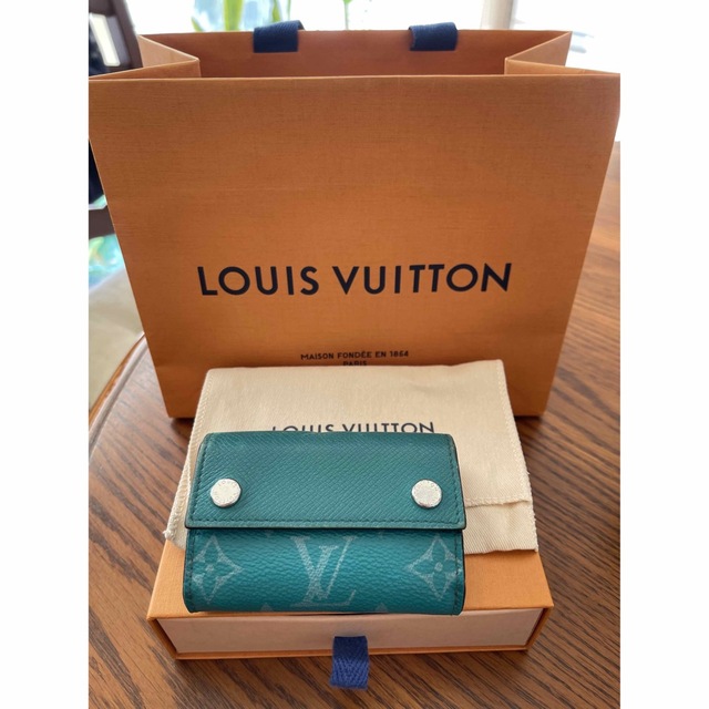 LOUIS VUITTON(ルイヴィトン)のえいち様専用　LOUIS VUITTON ディスカバリーコンパクト　タイガラマ　 レディースのファッション小物(財布)の商品写真