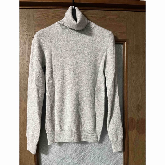 UNIQLOカシミヤタートルネックセーター レディースのトップス(ニット/セーター)の商品写真