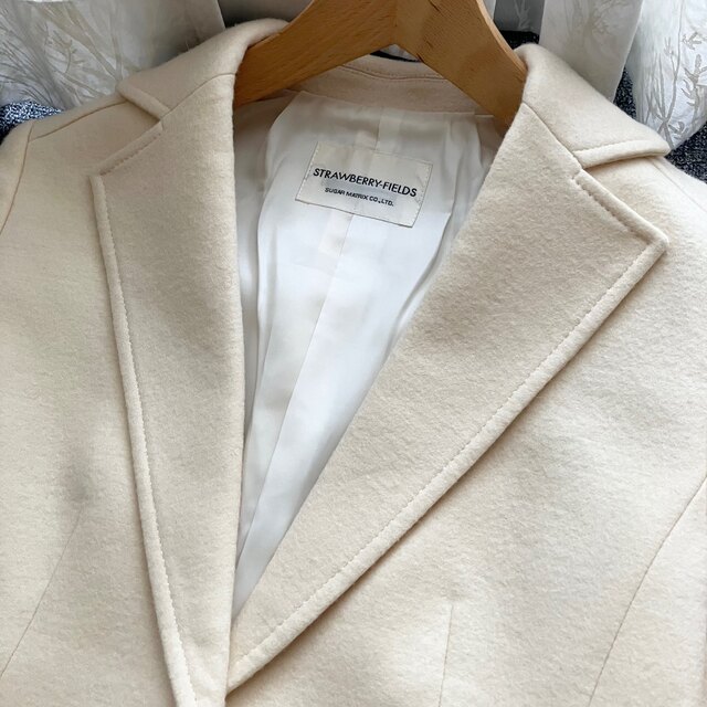 STRAWBERRY-FIELDS(ストロベリーフィールズ)の極美品❤️ストロベリーフィールズ  テーラードジャケット アンゴラ　ホワイト　白 レディースのジャケット/アウター(テーラードジャケット)の商品写真