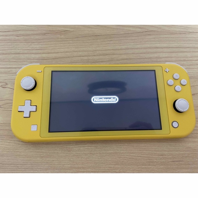 Nintendo Switch(ニンテンドースイッチ)の任天堂 switch light 本体 ポケモンバイオレット セット エンタメ/ホビーのゲームソフト/ゲーム機本体(家庭用ゲーム機本体)の商品写真
