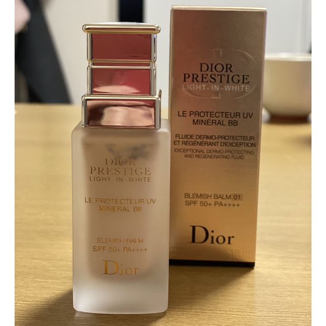 Dior(ディオール)のディオール　プレステージ　ミネラル BB （01） コスメ/美容のベースメイク/化粧品(BBクリーム)の商品写真