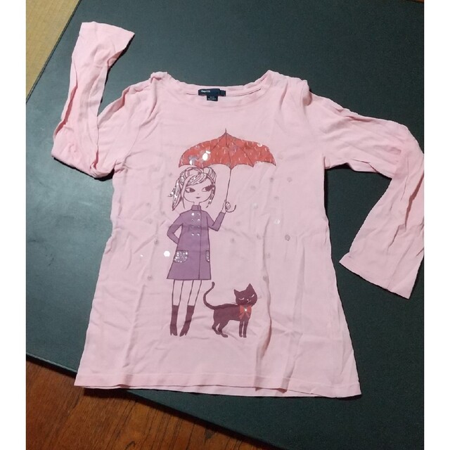 GAP Kids(ギャップキッズ)のスパンコールの雨が可愛いTシャツ キッズ/ベビー/マタニティのキッズ服女の子用(90cm~)(Tシャツ/カットソー)の商品写真