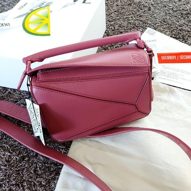 新品 loewe パズル コインケース ピンク mail.probono.wy.gov