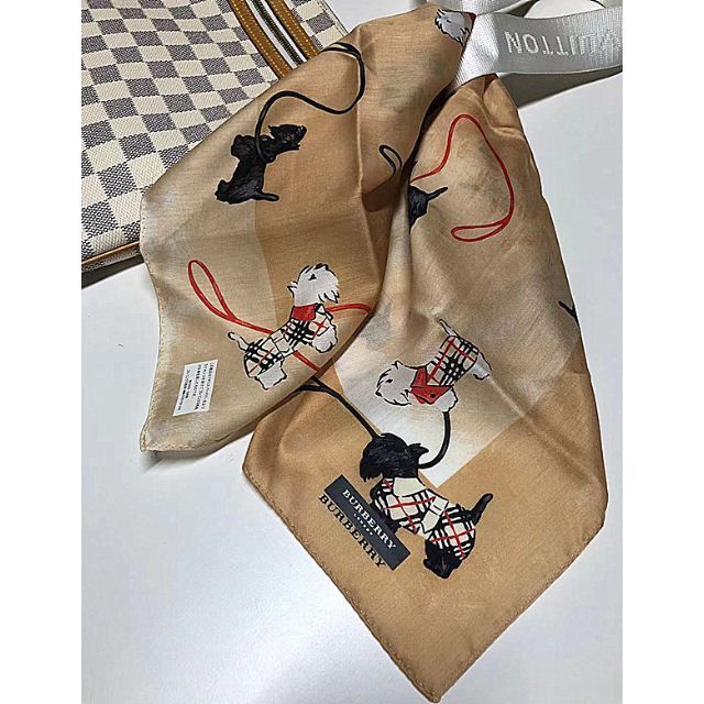 稀少柄 Burberry バーバリー大人気可愛い犬柄ミニスカーフハンカチ★膝掛け