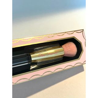 トゥフェイス(Too Faced)の【新品･未使用】ダイヤモンドライト ハイライター ブラシ(チーク/フェイスブラシ)