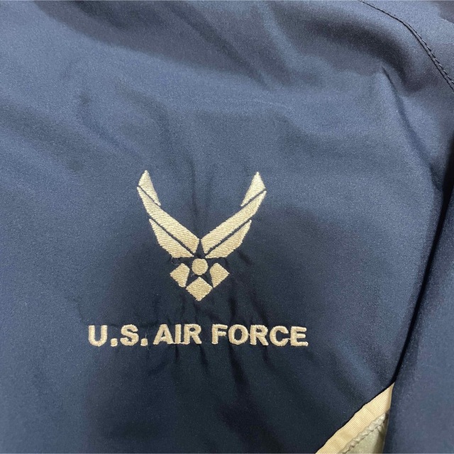 us airforce トレーニングジャケット メンズのジャケット/アウター(ナイロンジャケット)の商品写真